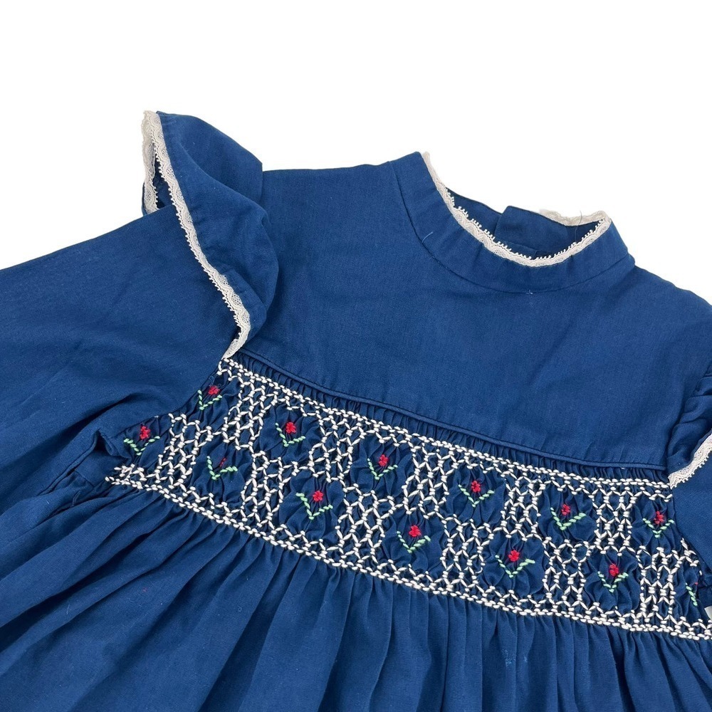 Vintage Girl’s Prairie Dress Smocked Floral JC Penney Navy Blue Size 6 - Picture 2 of 7